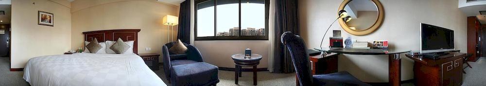 Rong Impression International Hotel Чънду Екстериор снимка