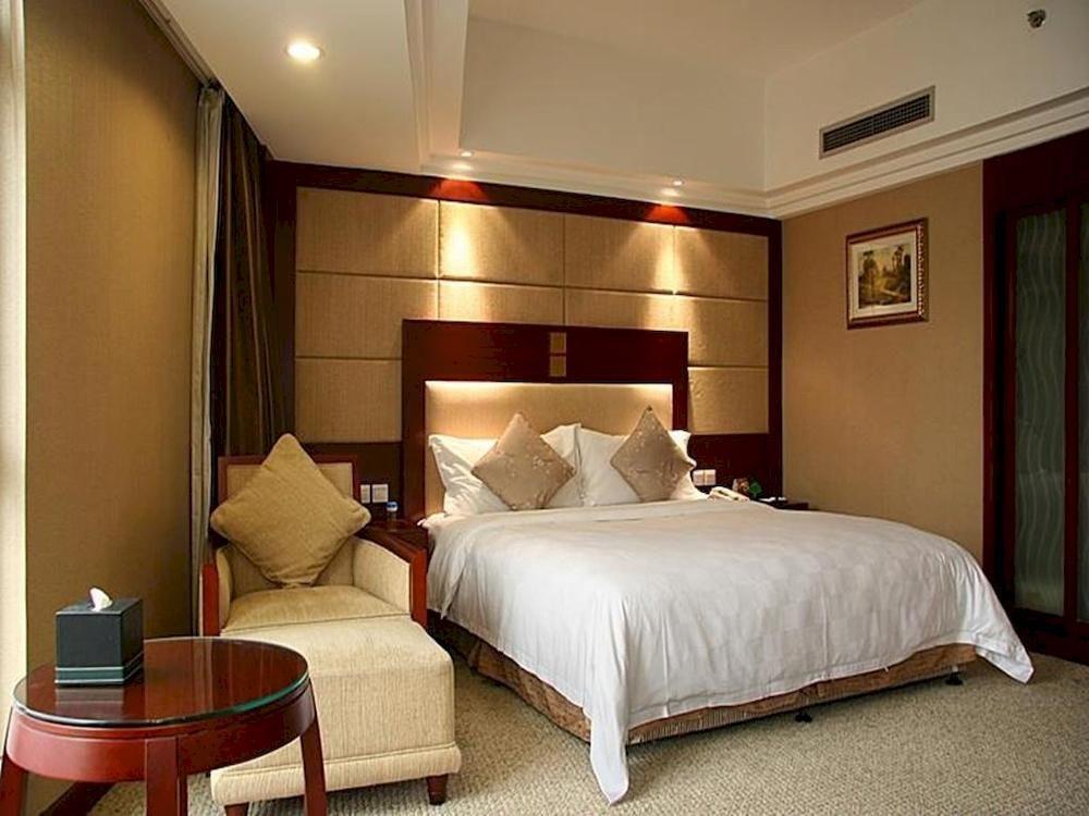 Rong Impression International Hotel Чънду Екстериор снимка