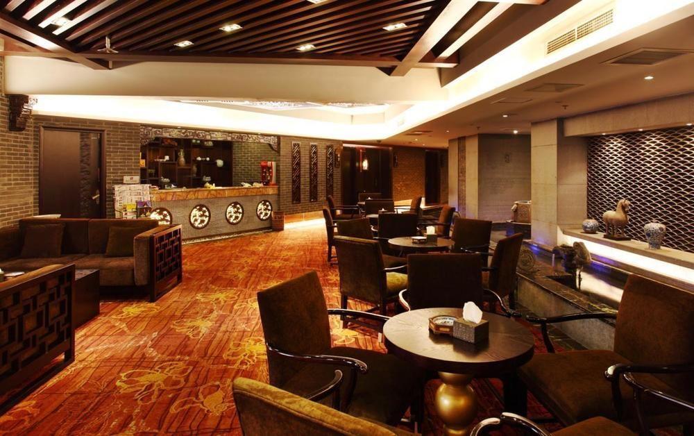 Rong Impression International Hotel Чънду Екстериор снимка