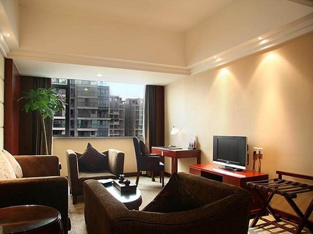 Rong Impression International Hotel Чънду Екстериор снимка