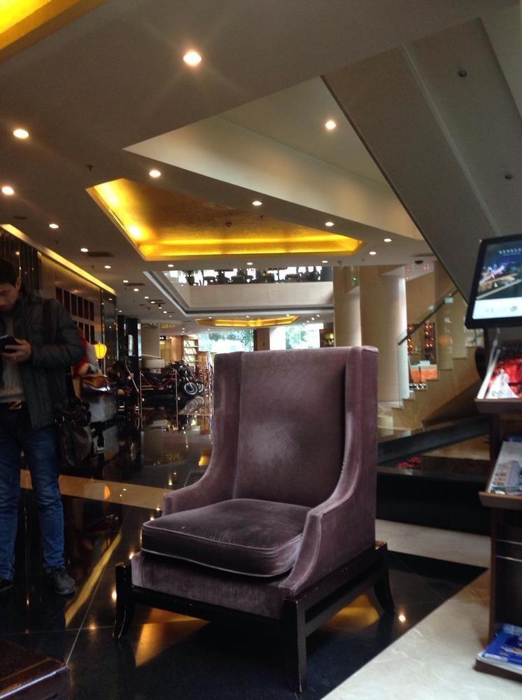 Rong Impression International Hotel Чънду Екстериор снимка