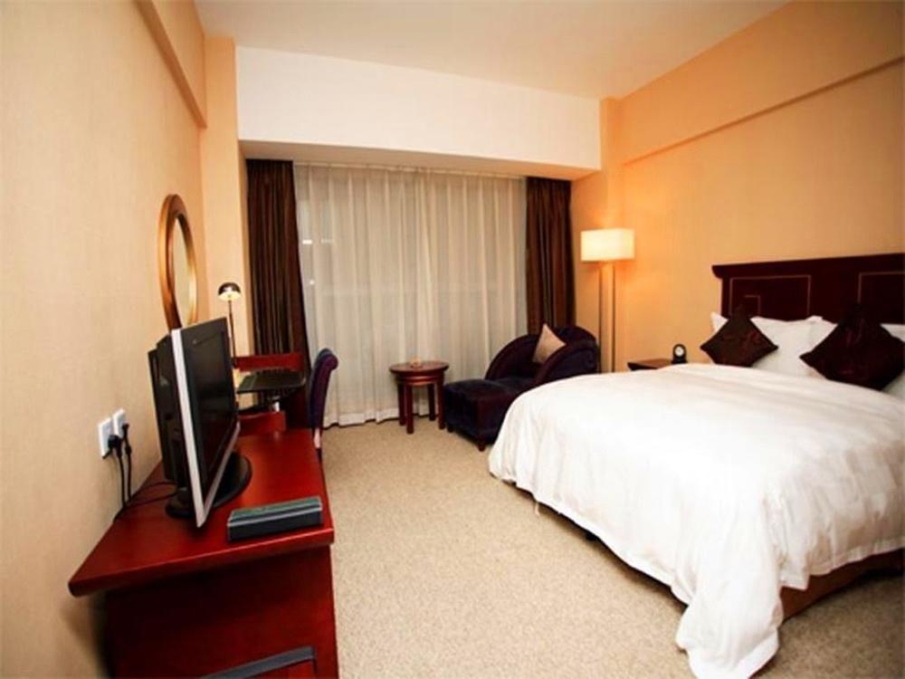 Rong Impression International Hotel Чънду Стая снимка