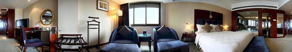 Rong Impression International Hotel Чънду Екстериор снимка