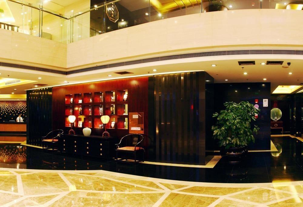 Rong Impression International Hotel Чънду Екстериор снимка