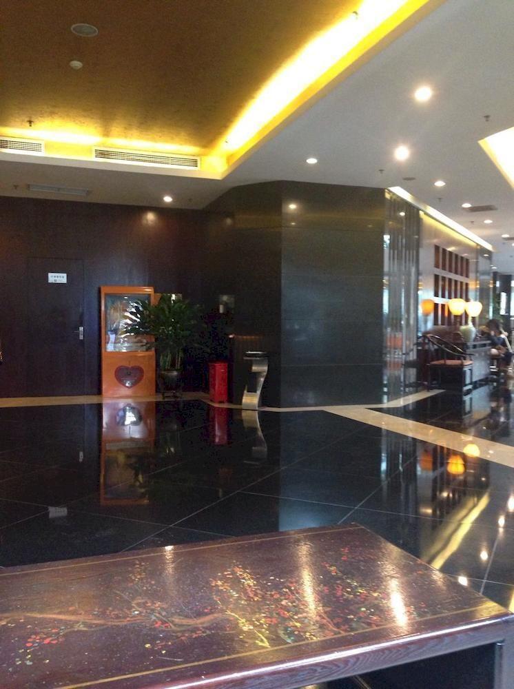 Rong Impression International Hotel Чънду Екстериор снимка