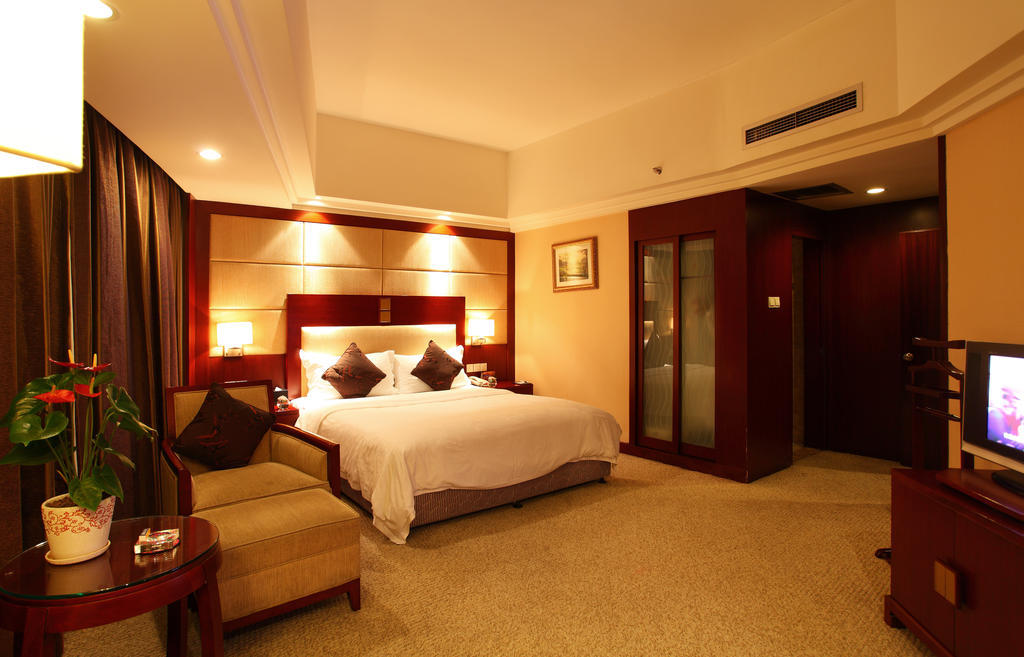 Rong Impression International Hotel Чънду Екстериор снимка