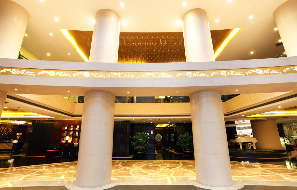 Rong Impression International Hotel Чънду Екстериор снимка