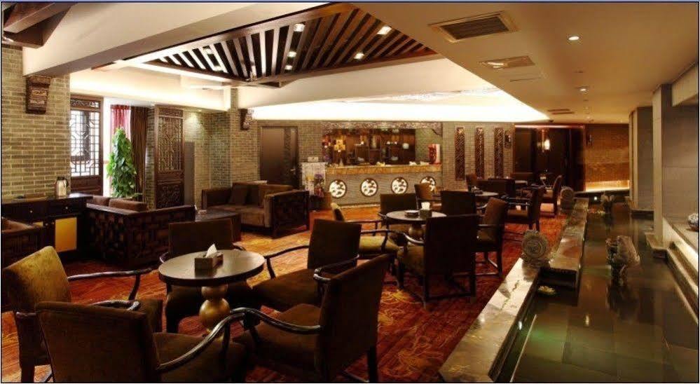 Rong Impression International Hotel Чънду Екстериор снимка